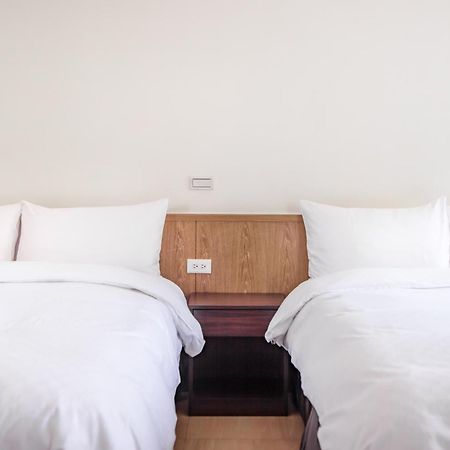Moonlake B&B Yuchi Ruang foto