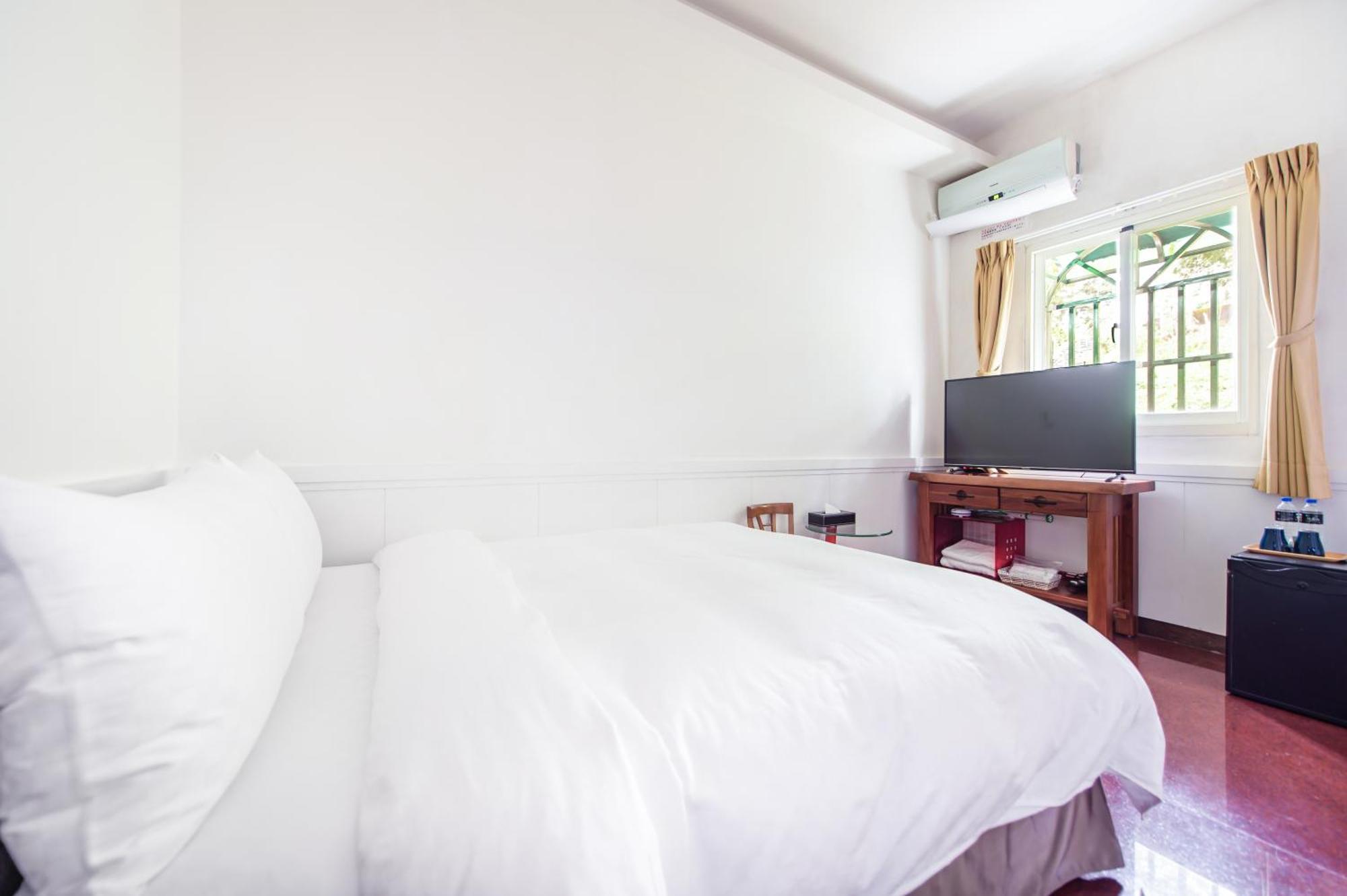 Moonlake B&B Yuchi Ruang foto
